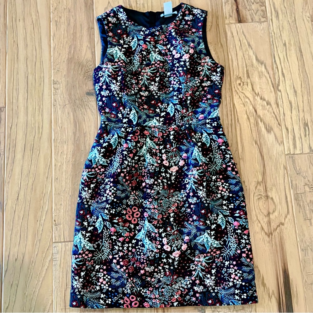 H&M sleeveless cocktail dress with embroidered floral pattern size 4